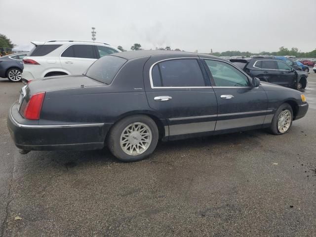 1999 Lincoln Town Car Signature