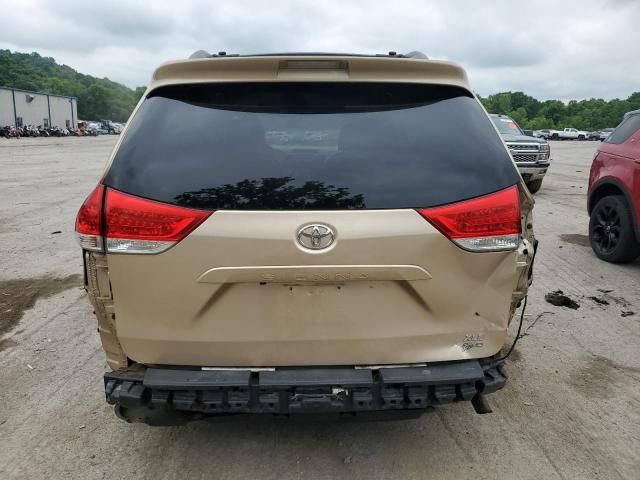 2011 Toyota Sienna XLE