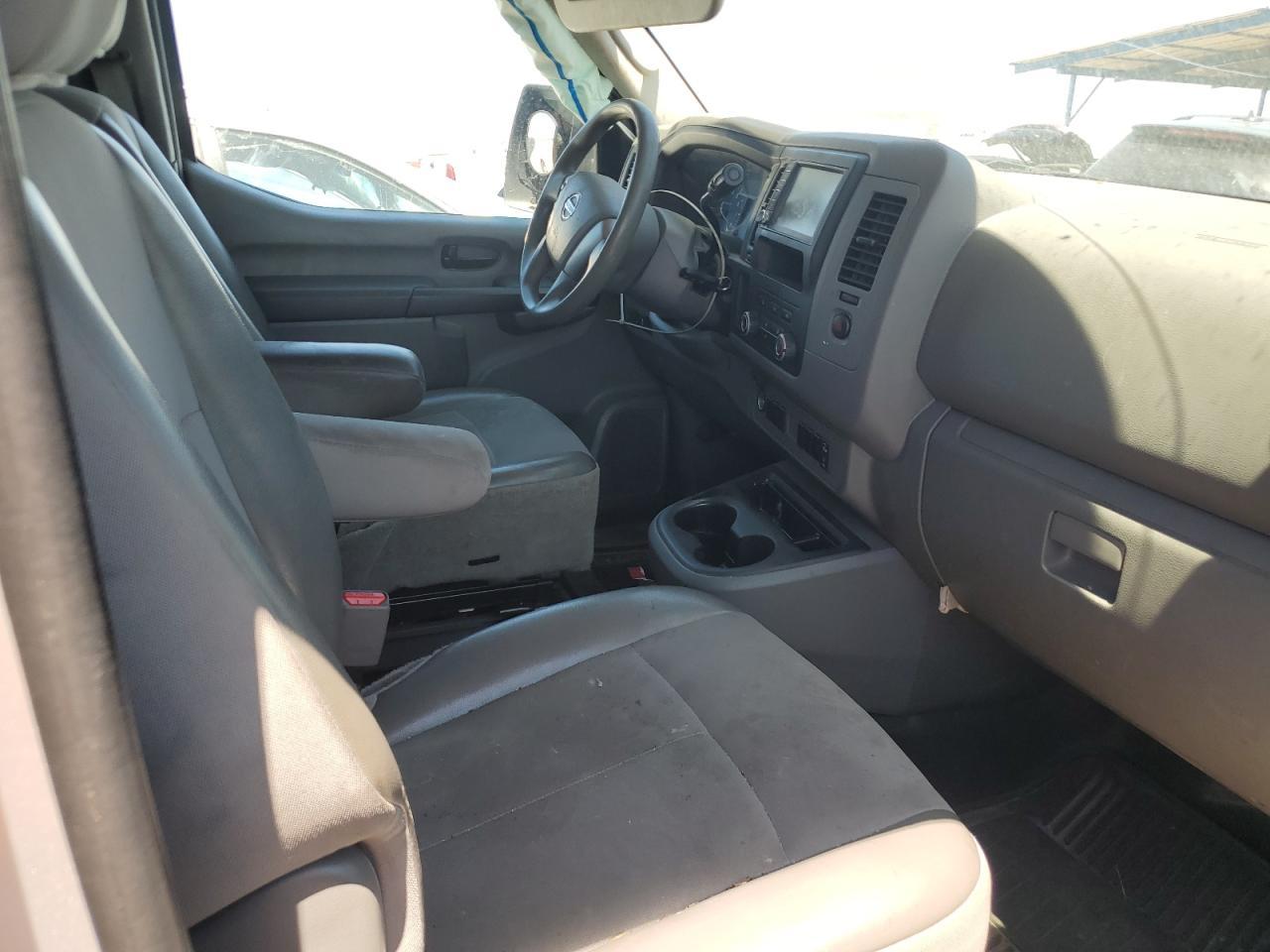 2020 Niss NV 2500 S