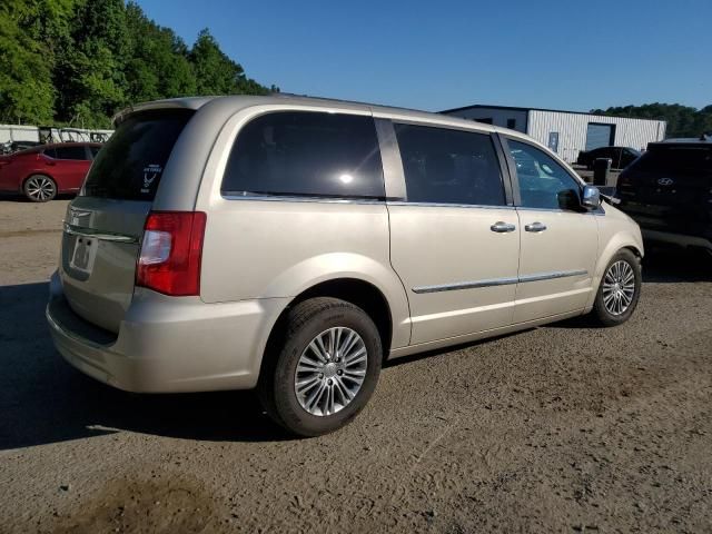 2014 Chrysler Town & Country Touring L