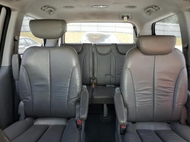 2008 Hyundai Entourage GLS