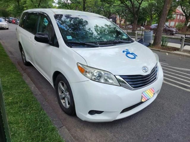 2016 Toyota Sienna