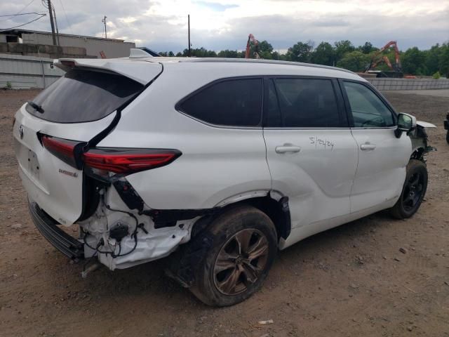 2022 Toyota Highlander Hybrid XLE