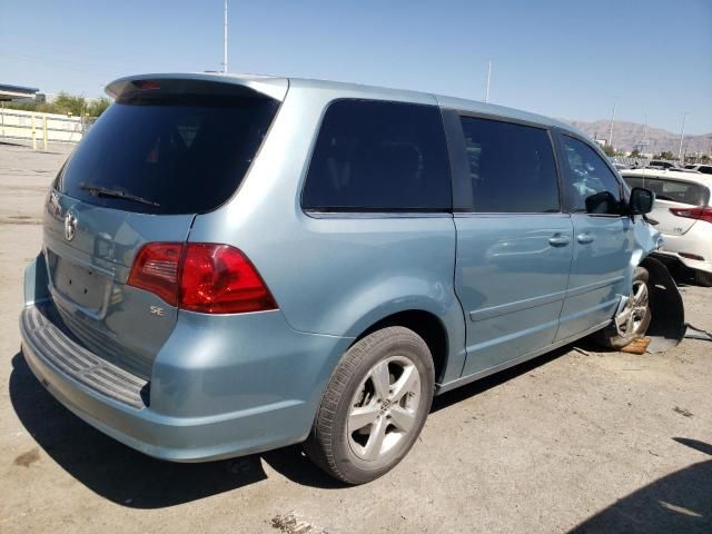 2010 Volkswagen Routan SE