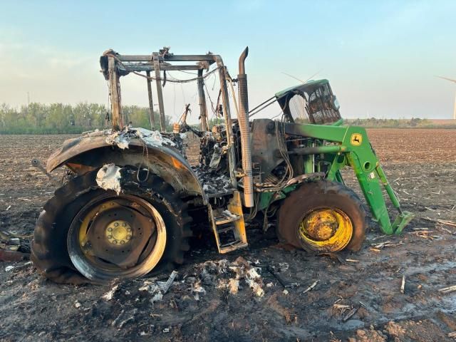 2003 John Deere 6400