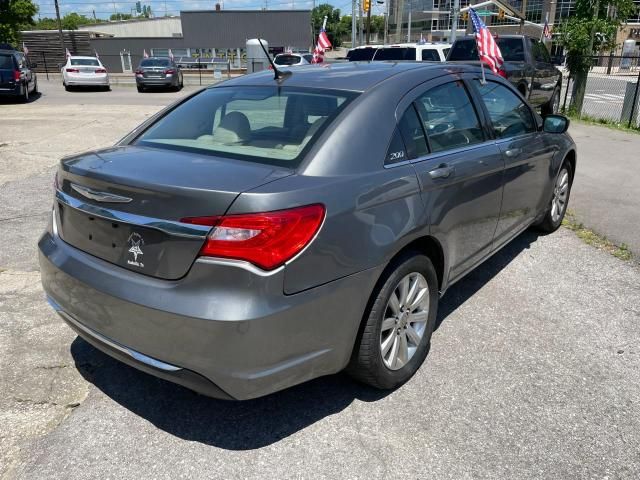 2013 Chrysler 200 Touring