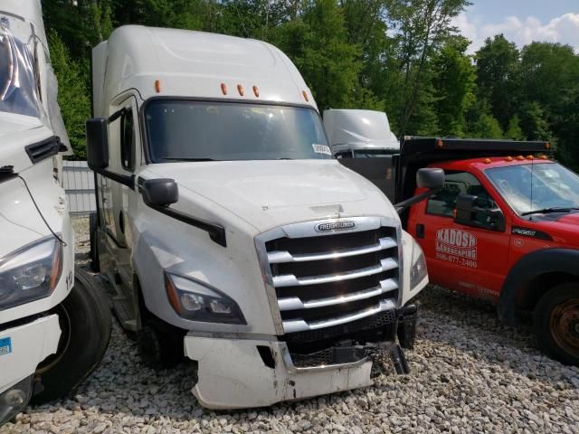 2020 Freightliner Cascadia 126