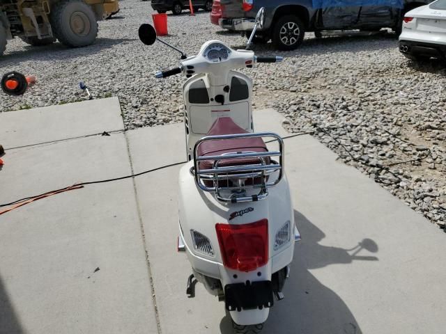 2014 Vespa GTS 300 Super