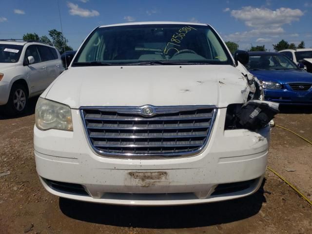 2009 Chrysler Town & Country LX