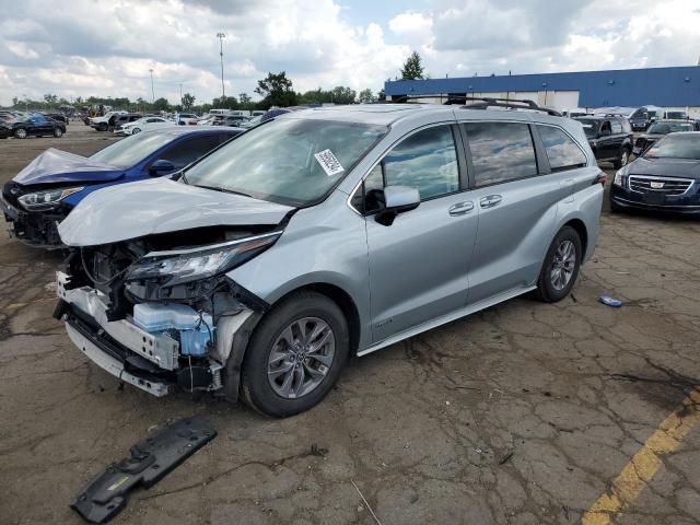 2021 Toyota Sienna LE