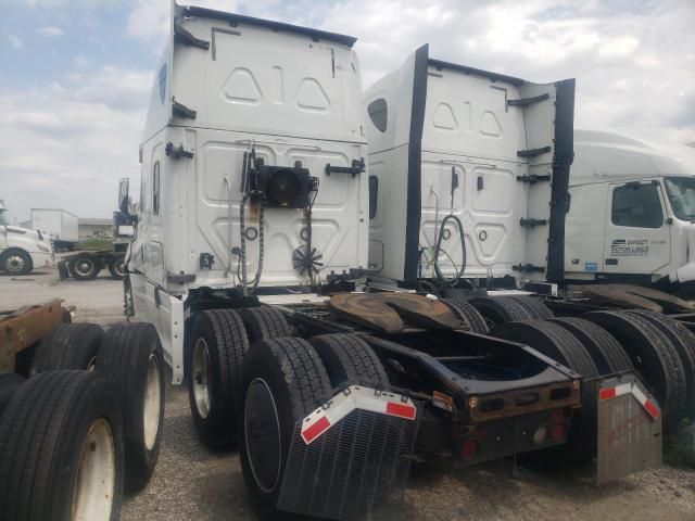 2019 Freightliner Cascadia 126