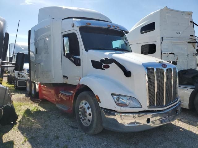 2017 Peterbilt 579