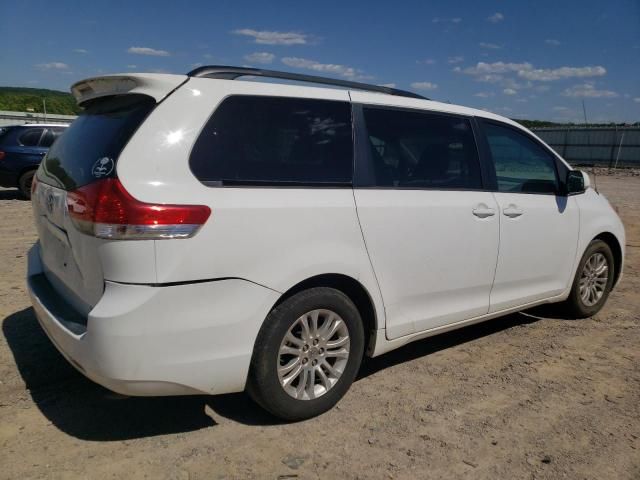 2012 Toyota Sienna XLE