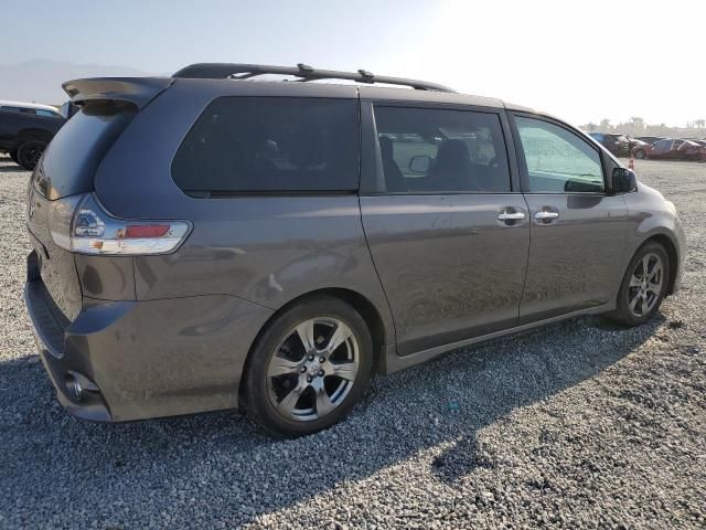 2017 Toyota Sienna SE