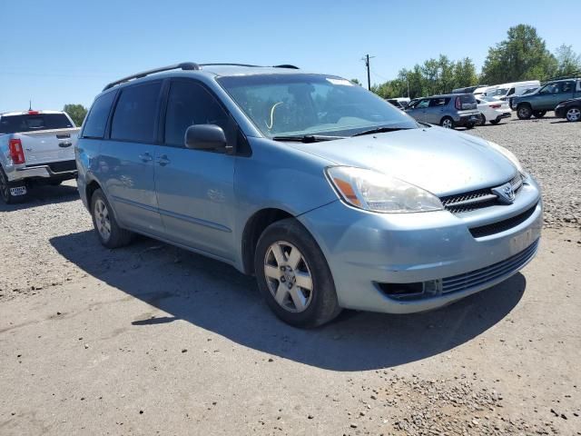 2004 Toyota Sienna CE