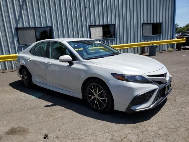 2022 Toyota Camry SE