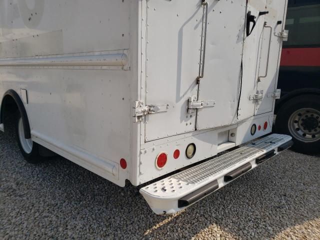 2009 Freightliner Chassis M Line WALK-IN Van