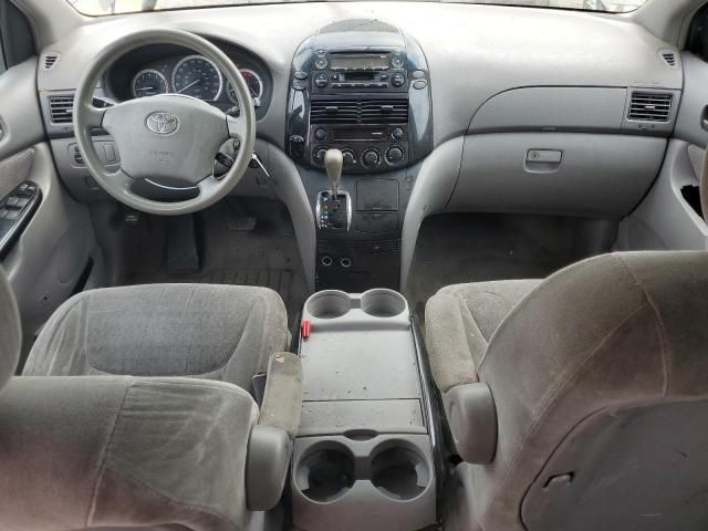 2004 Toyota Sienna CE