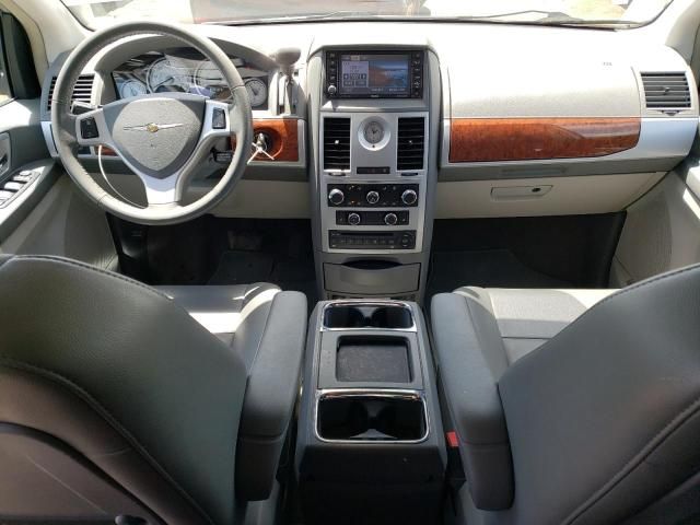 2009 Chrysler Town & Country Touring