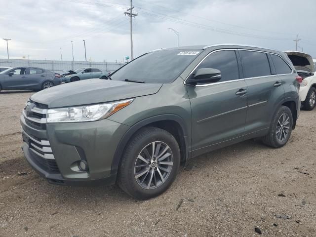 2018 Toyota Highlander SE