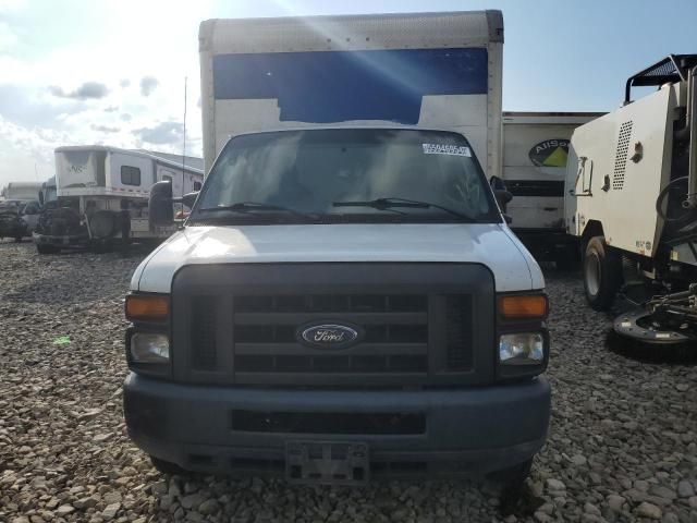 2012 Ford Econoline E350 Super Duty Cutaway Van