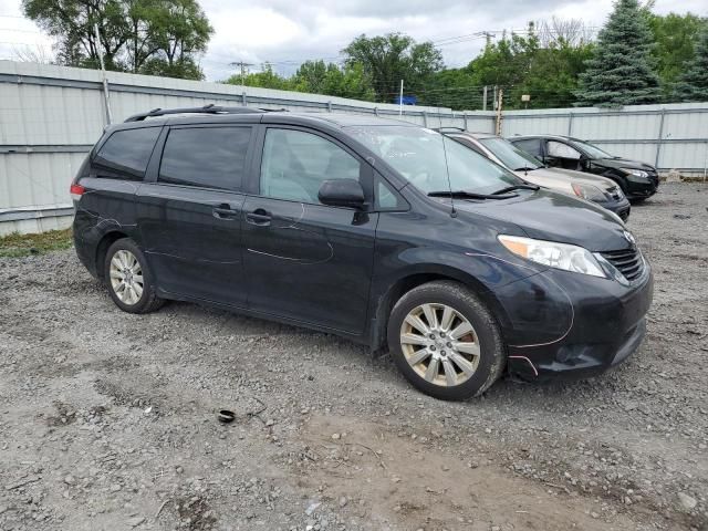 2013 Toyota Sienna LE