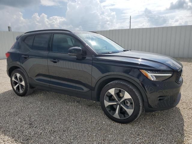 2024 Volvo XC40 Plus