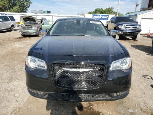 2016 Chrysler 300 Limited