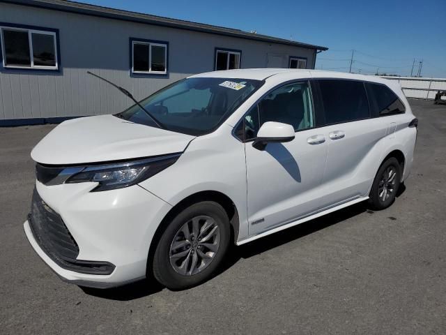 2021 Toyota Sienna LE