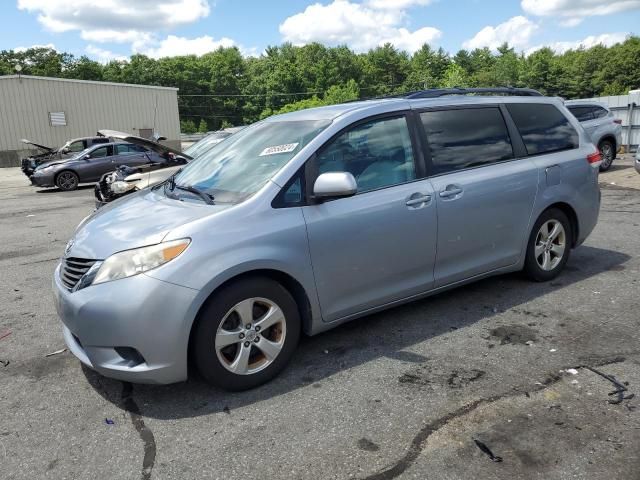 2013 Toyota Sienna LE