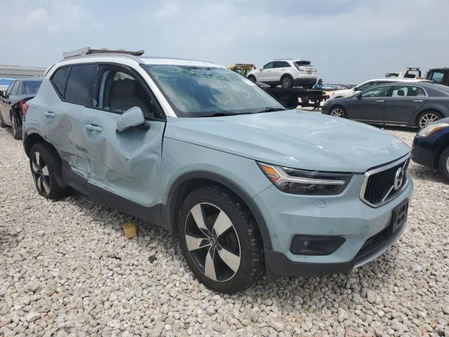 2019 Volvo XC40 T4 Momentum