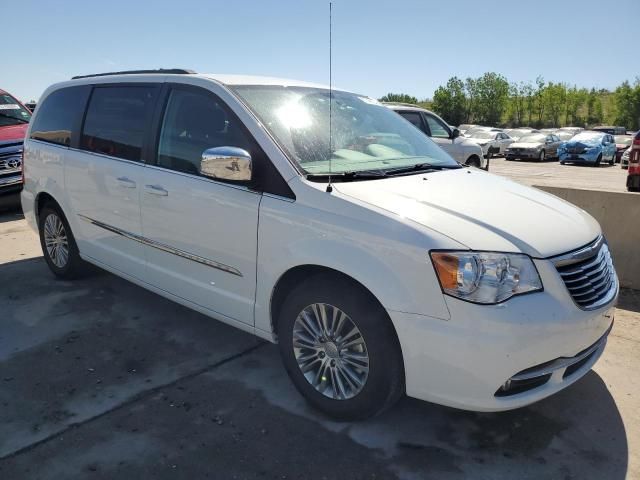 2014 Chrysler Town & Country Touring L