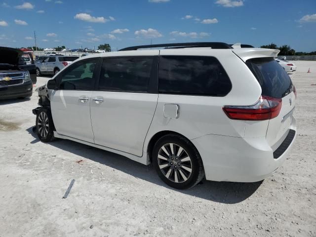 2020 Toyota Sienna XLE