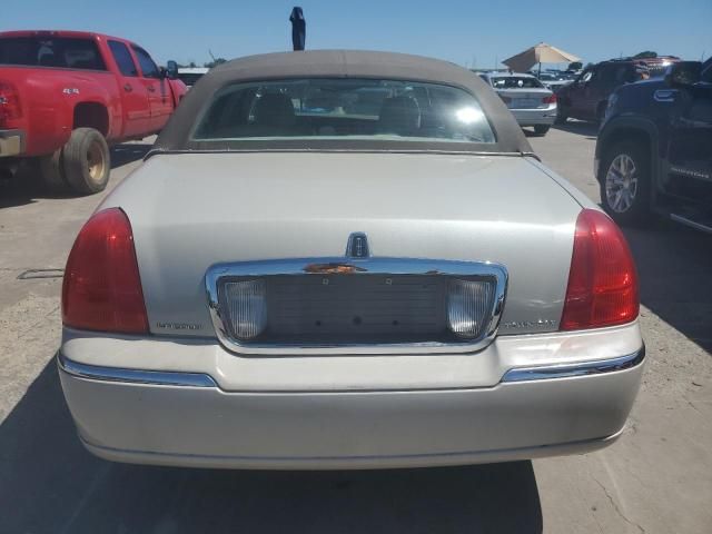 2006 Lincoln Town Car Signature