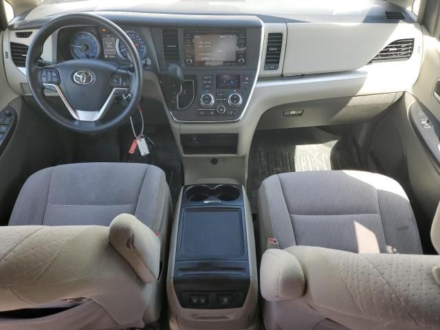 2019 Toyota Sienna LE