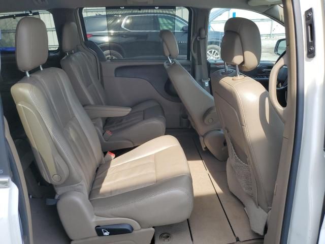 2012 Chrysler Town & Country Touring L