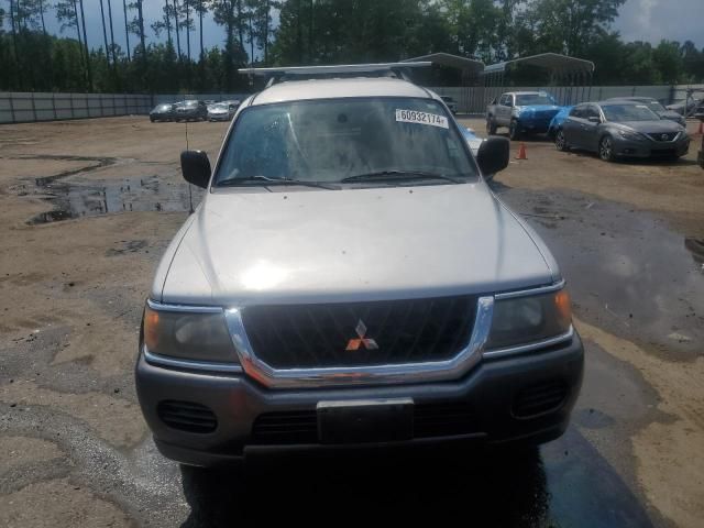 2003 Mitsubishi Montero Sport XLS