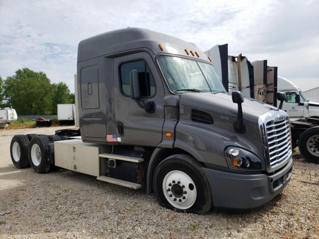 2017 Freightliner Cascadia 113