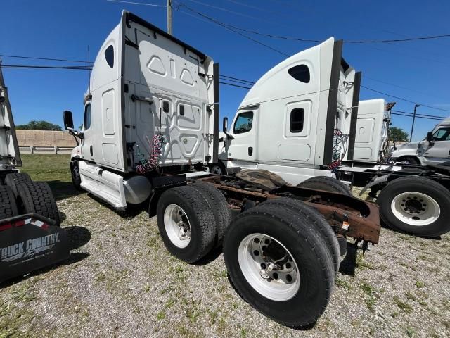 2012 Freightliner Cascadia 125