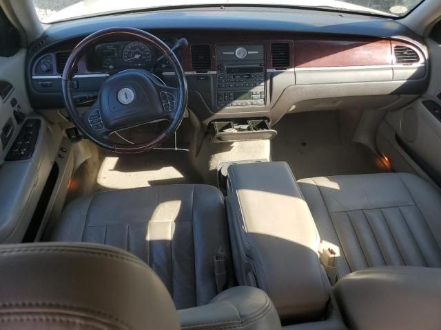 2003 Lincoln Town Car Signature