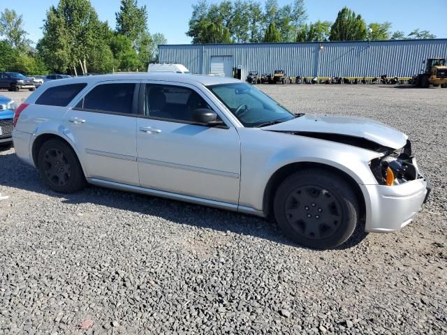 2005 Dodge Magnum SE