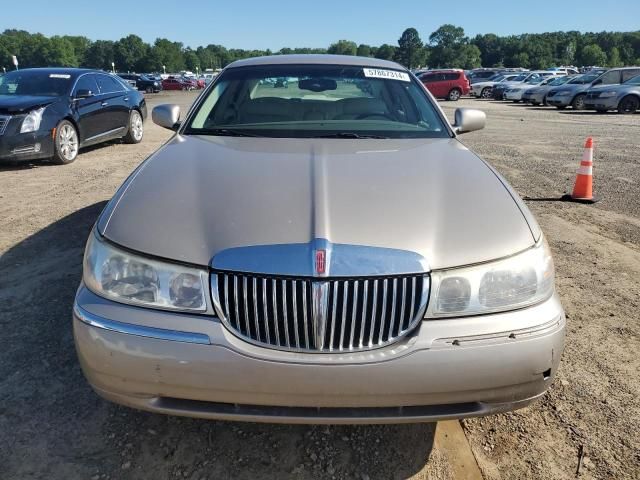 1999 Lincoln Town Car Signature