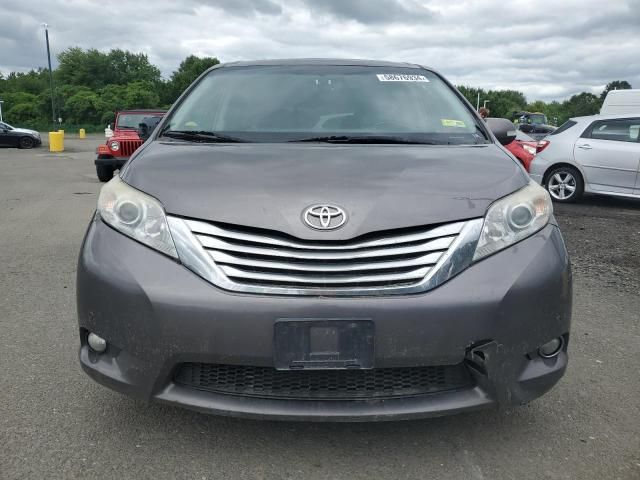 2013 Toyota Sienna XLE