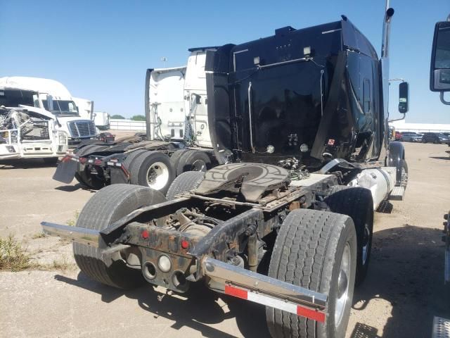 2018 Freightliner Conventional Coronado 132