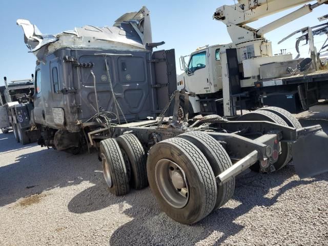 2019 Freightliner Cascadia 126