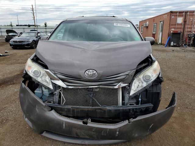 2013 Toyota Sienna XLE