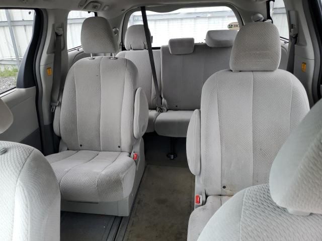 2013 Toyota Sienna LE