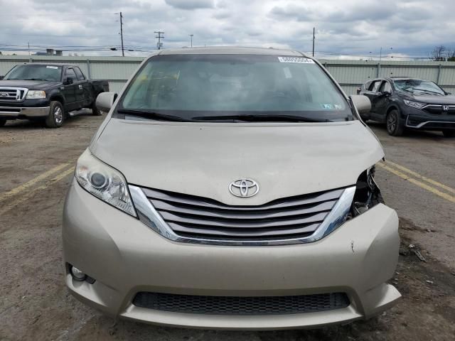 2016 Toyota Sienna XLE