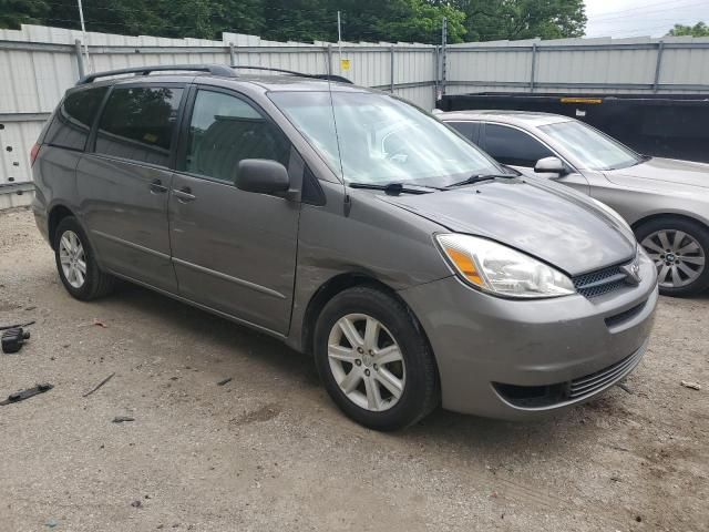 2004 Toyota Sienna CE