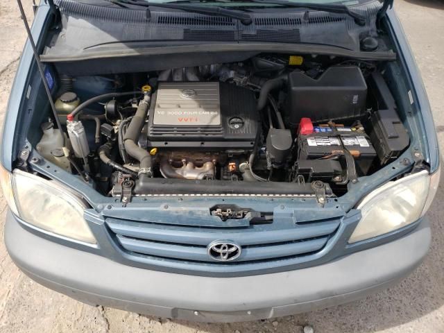 2001 Toyota Sienna CE